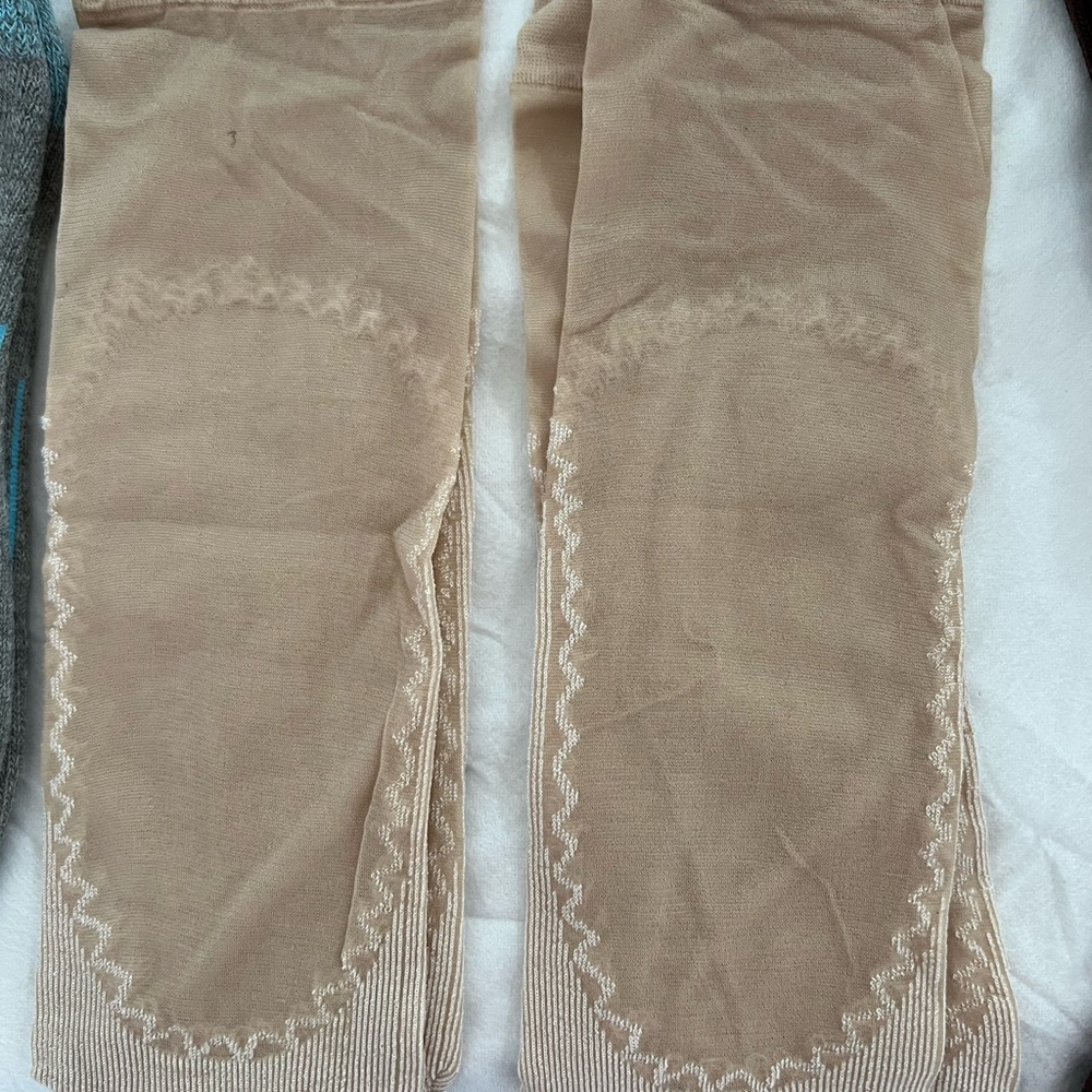 Assorted Men's Socks Collection - Picture 13 of 14